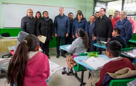 Mejorarán instalaciones y equiparán digitalmente a más de 820 escuelas mexiquenses