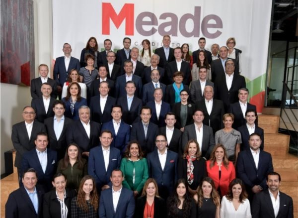 Meade Kuribreña presentó a su equipo de campaña