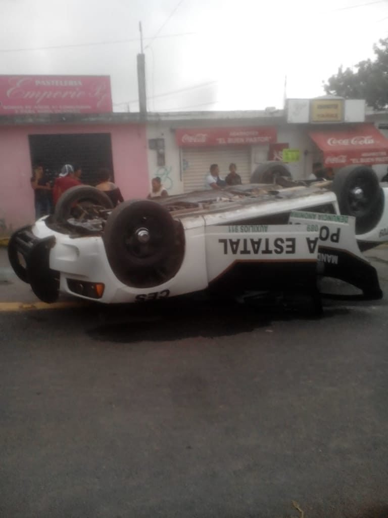 Vecinos enfurecidos intentan linchar a un presunto policía ministerial secuestrador, en Ecatzingo