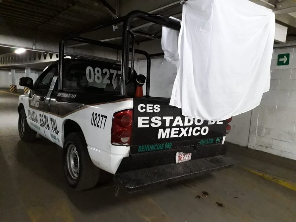 Muere Mujer Policía, al estar utilizando su teléfono celular en servicio.