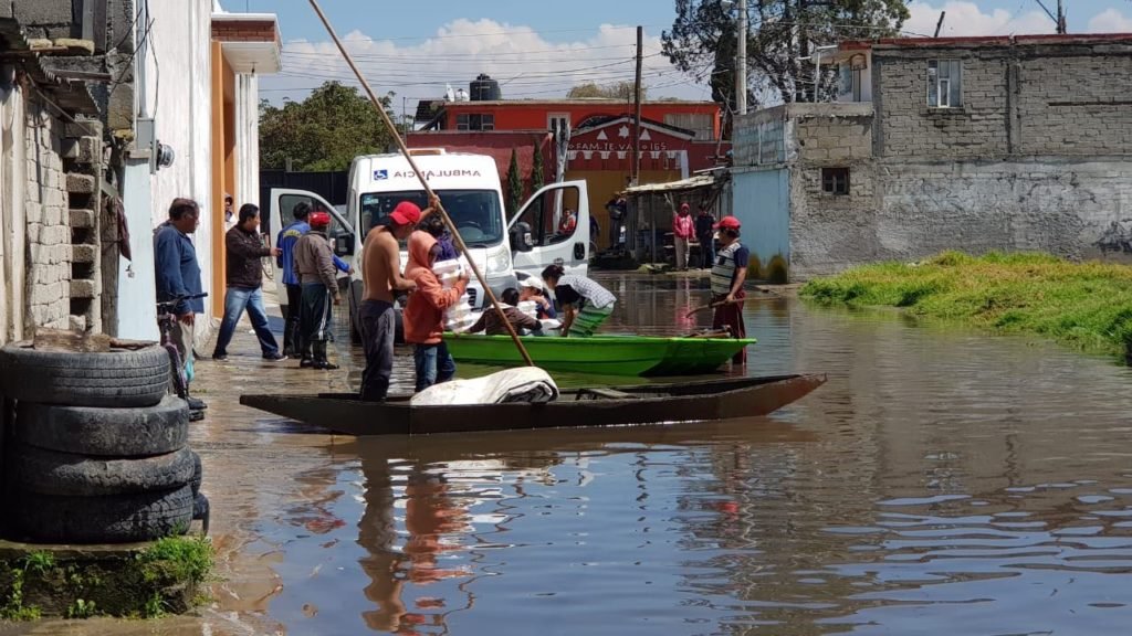 Refuerzan ayuda a familias afectadas por el desborde del Río Lerma