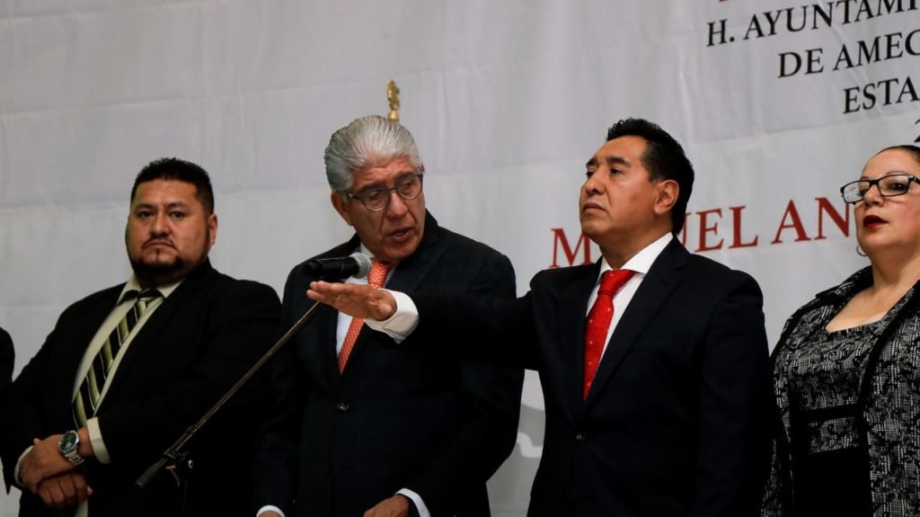 Rindió protesta de ley Alcalde de Amecameca