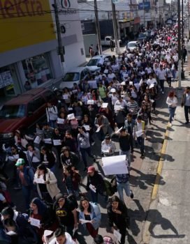 Marchan Estudiantes de la UAEM en Amecameca, VS Feminicidios