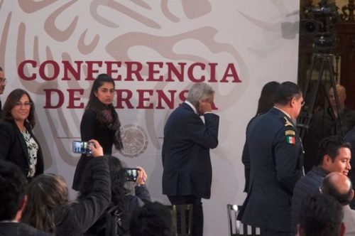 Suena alerta sísmica en Palacio Nacional durante conferencia de López Obrador