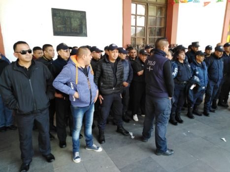 Policias de Tlalmanalco demandan mejores condiciones laborales