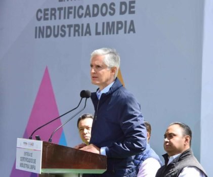 Alfredo Del Mazo reconoce a empresas que impulsan el cuidado del medio ambiente en la entidad
