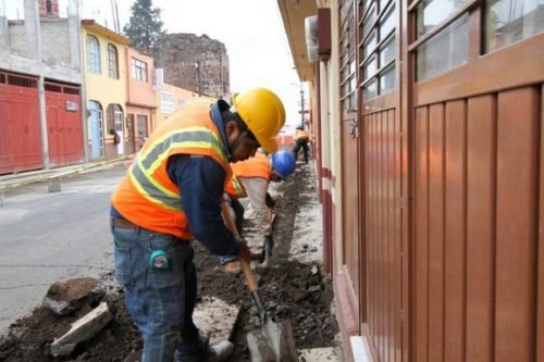 GEM inicia conversión de red eléctrica aérea a subterránea en el centro histórico de Tlalmanalco.
