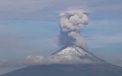 Emite volcán #popocatépetl 162 exhalaciones acompañadas de vapor de agua, gases volcánicos y ligeras cantidades de ceniza. continúa semáforo en #amarillofase2