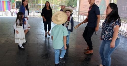 Talleres culturales en #Ixtapaluca promueven tradiciones del país