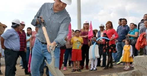 Pavimentan calles de Ixtapaluca
