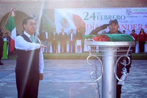 Conmemora Ayuntamiento el “Día de la Bandera”