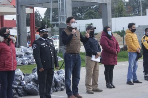 Edil de Ozumba entrega uniformes a Elementos de Seguridad Pública