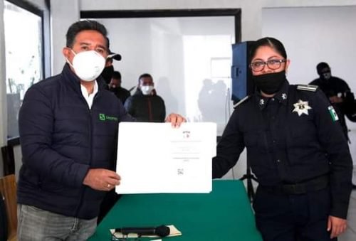 32 policías amecamequenses reciben su Certificado Único Policial