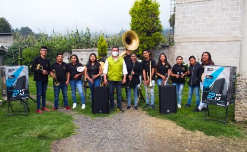 Entrega Gobierno de Amecameca equipo de audio a Banda de Viento