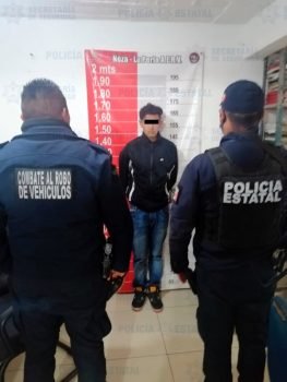 Tras persecución detienen a sujeto por presunto robo de vehículo en Chalco