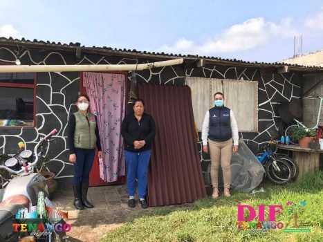 Entrega DIF de Tenango del Aire láminas a familias de escasos recursos