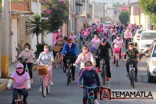 Paseo ciclista por la lucha contra el cáncer de mama