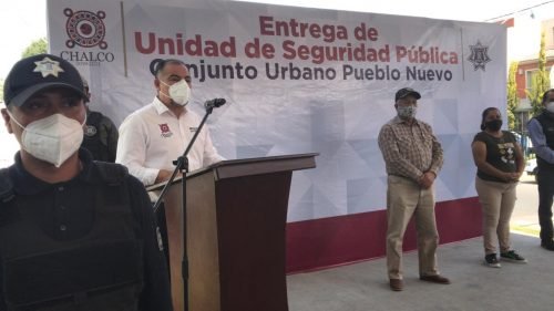 Edil de Chalco entrega unidad de seguridad pública