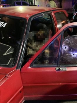 Hombre muere tras ser baleado al interior de su auto en Ixtapaluca