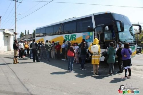 Realizan trabajos de sanitización a unidades de transporte público en Tepetlixpa