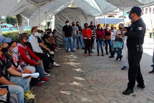 Gobierno municipal de Amecameca se reúne con tianguistas del “Bazar Navideño” para prevenir contagios por COVID-19