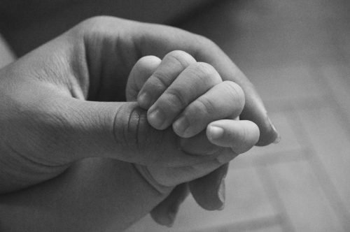 Hallan cuerpo sin vida de una bebé en un casa en obra negra en Chalco