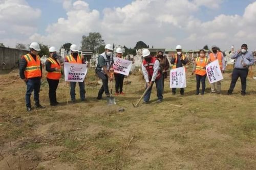 Inician trabajos de construcción del núcleo sanitario en el panteón municipal de Atlautla