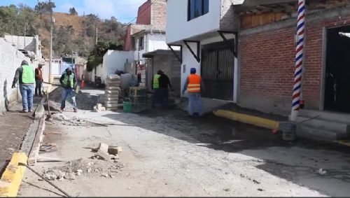 Gobierno de Amecameca implementa programa de construcción y reparación de guarniciones y banquetas