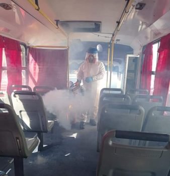 Sanitizan unidades de transporte público en Tenango del Aire
