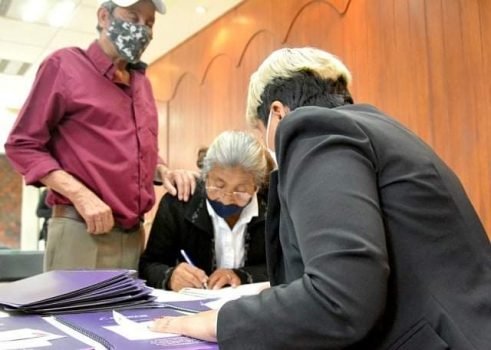 Entregan testamentos a la población de Ixtapaluca