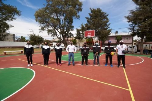 Edil de Chalco entrega cancha de usos múltiples en la colonia Emiliano Zapata