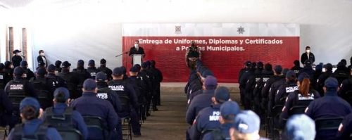 Edil de Chalco entregó uniformes, diplomas y certificados a la Policía Municipal