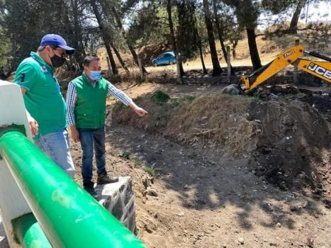 Limpia Gobierno de Amecameca río en la delegación de Santiago Cuauhtenco