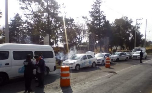 Sanitizan unidades de transporte público en Tenango de Aire