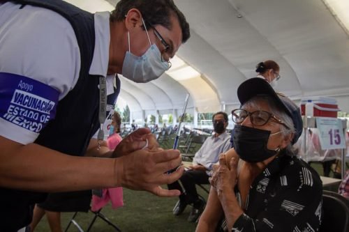 Chalco cierra con 11 mil 650 dosis aplicadas en el primer día de vacunación