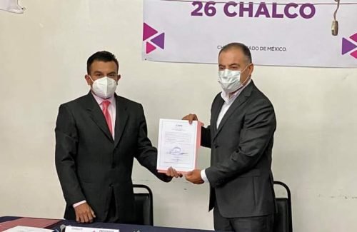 Miguel Gutiérrez recibe carta de mayoría como alcalde de Chalco