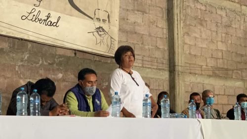 Presidenta municipal de Ecatingo se reúne con comuneros para informar logros de la administración