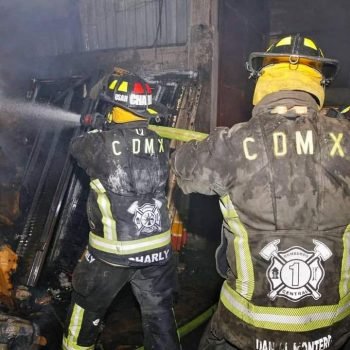 Se incendia bodega de cartón en #Nezahualcóyotl