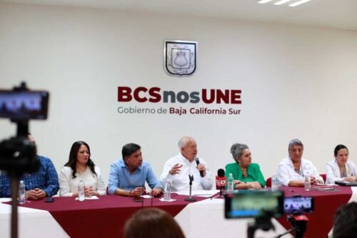 Anuncia gobernador aumento de hasta el 100% para maestros en BCS a partir de enero