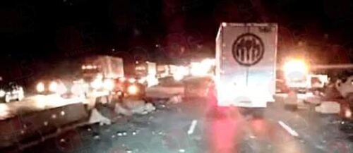 Vuelca trailer en la autopista México Puebla