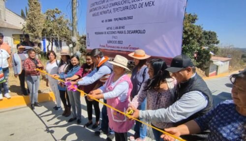 El gobierno municipal de Tepetlixpa inauguró la calle Cempasúchil en la delegación de Nepantla