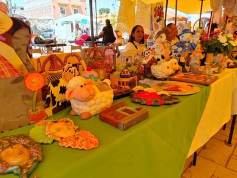 Realizan la primer feria de la mujer emprendedora en Tenango del Aire