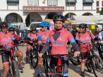 Ivette Topete García Encabeza Rodada Ciclista para Promover la Prevención y el Cuidado de la Salud de las Mujeres de Amecameca