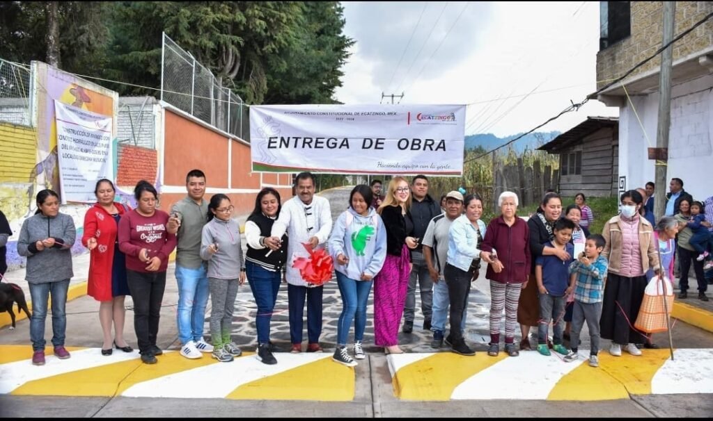 Inauguración de Pavimentación en Calle Puebla de Ecatzingo con la Presencia de la Presidenta Municipal, Rebeca Pérez Martínez